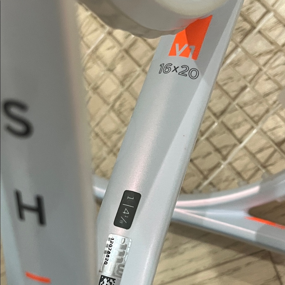 Wilson Shift Tennis Rackets - Picture 4 of 9